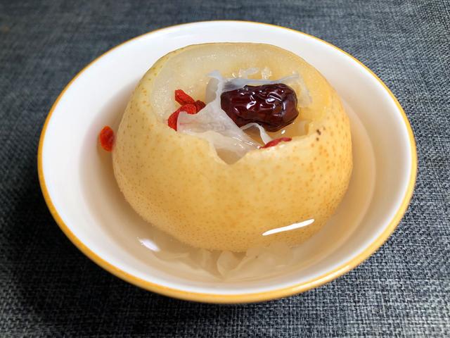 冰糖雪梨有什么好处?蜜蜂牌教您做冰糖雪梨金桔汤 冰糖雪梨有什么好处?蜜蜂牌教您做冰糖雪梨金桔汤