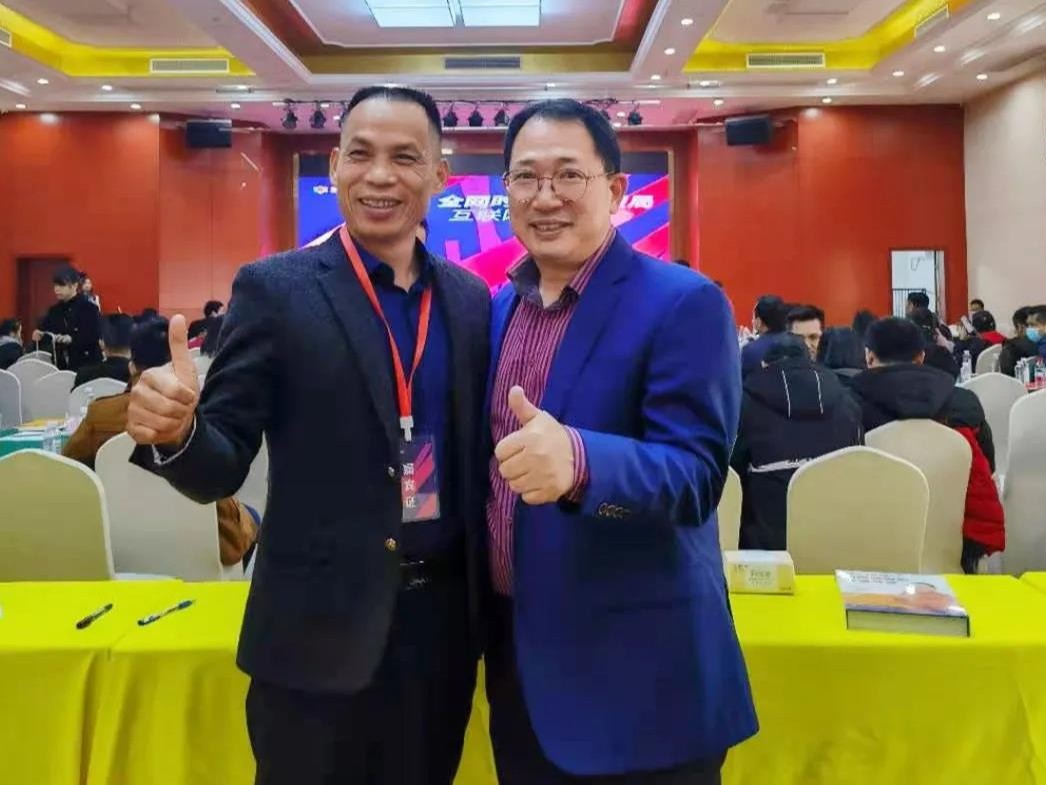 蜜蜂牌董事长莫显科专访：只有网络营销全面布局才能站稳脚跟