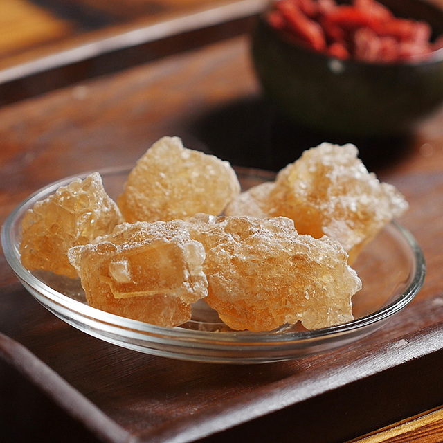 今天蜜蜂牌教您用蜜蜂牌冰糖做冰糖草莓 今天蜜蜂牌教您用蜜蜂牌冰糖做冰糖草莓