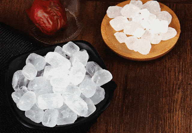 今天蜜蜂牌教您用蜜蜂牌冰糖做冰糖草莓 今天蜜蜂牌教您用蜜蜂牌冰糖做冰糖草莓