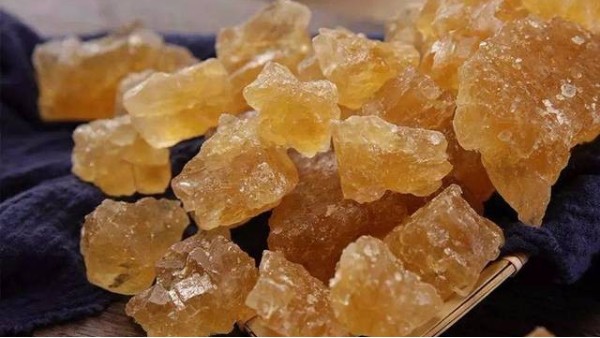 冰糖在生活中如何应用？蜜蜂牌为你答疑解惑